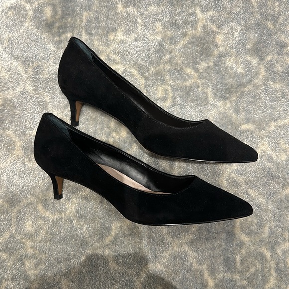 Banana Republic Kitten Heals - Picture 3 of 3